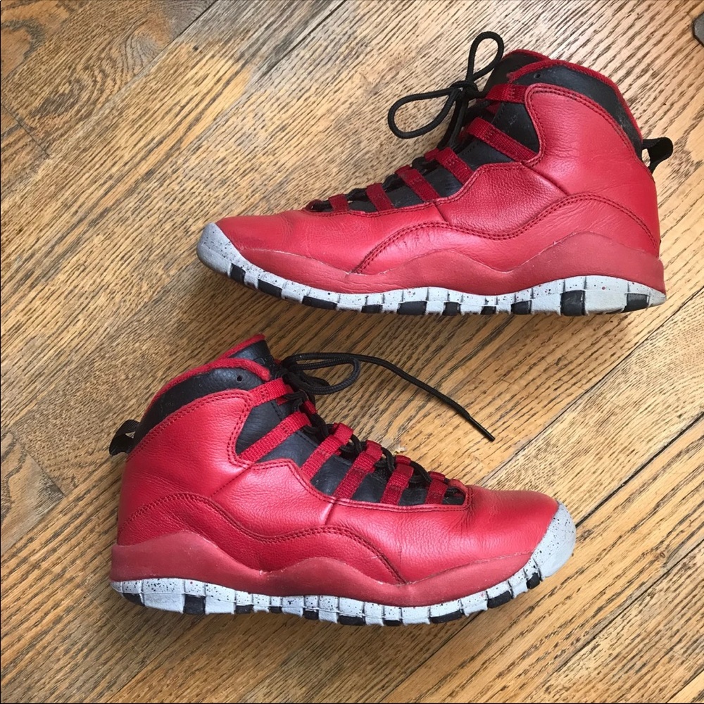 Jordan Red 10s
